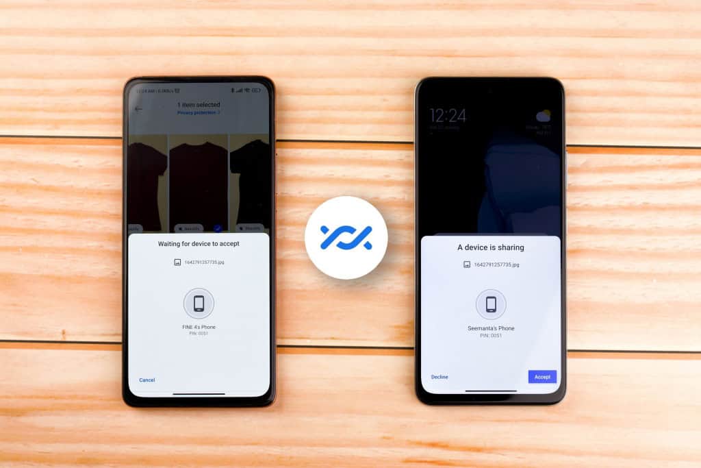 Imagem de arquivo do logotipo de compartilhamento próximo na tela do celular