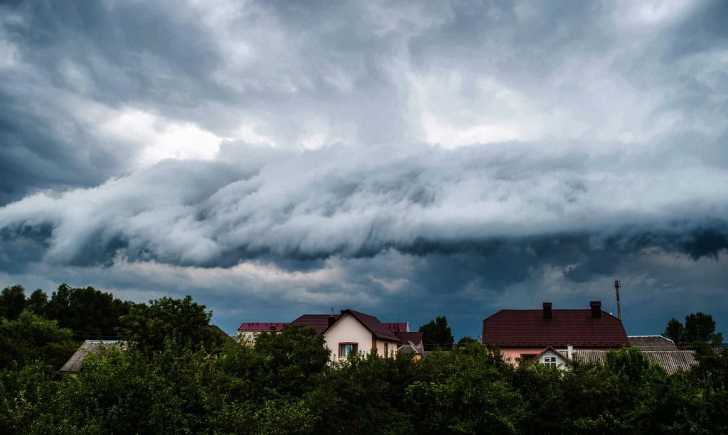 Previsão do tempo indica ciclone severo com tempestades e ventania extrema