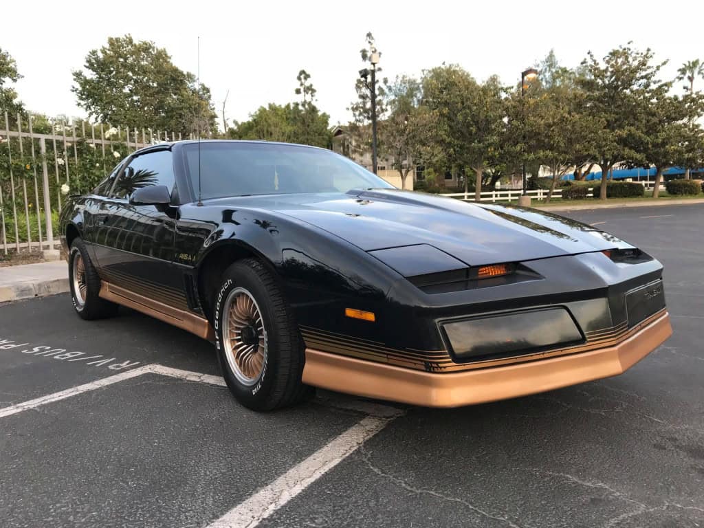 Foto de um carro modelo Pontiac Trans Am 1984