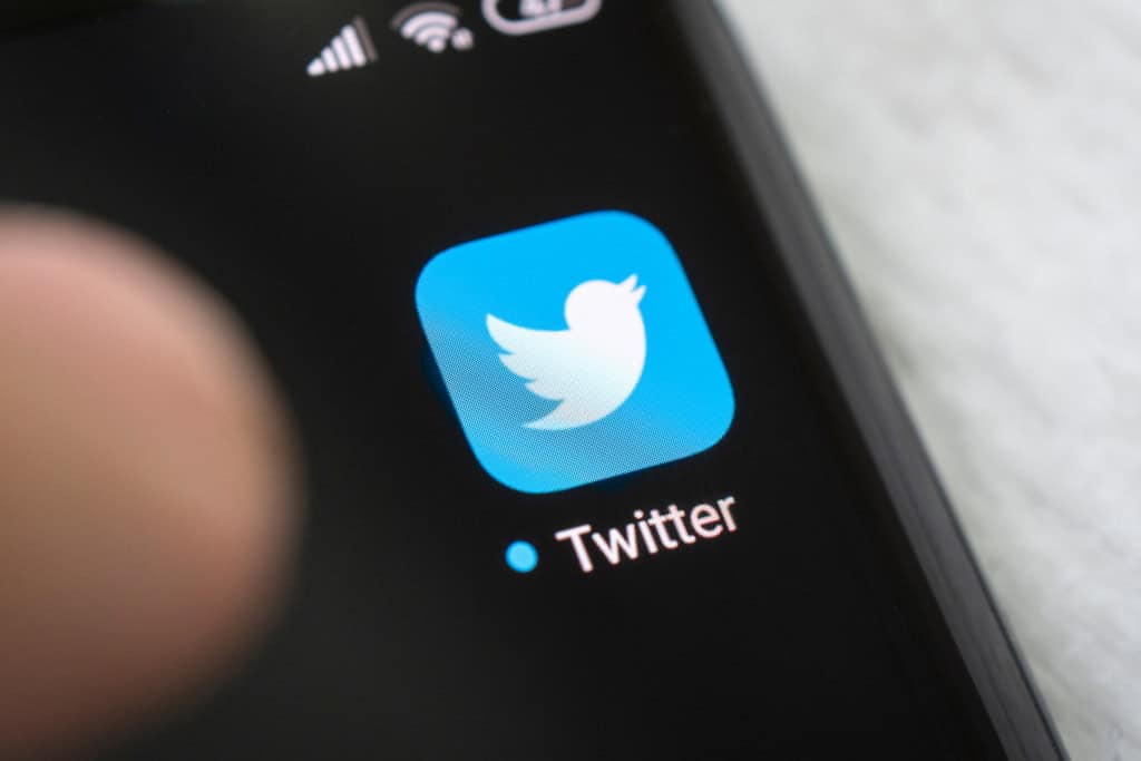 X pode ter abandonado marca Twitter, afirma petição nos EUA