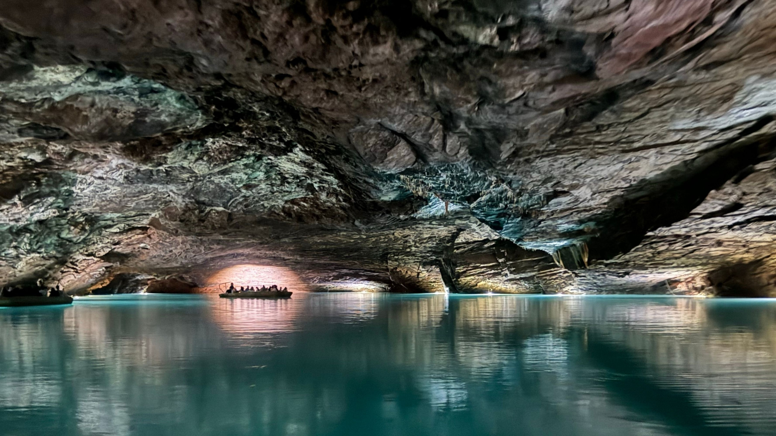 ‘Mar perdido’: como um garoto descobriu o maior lago subterrâneo dos EUA