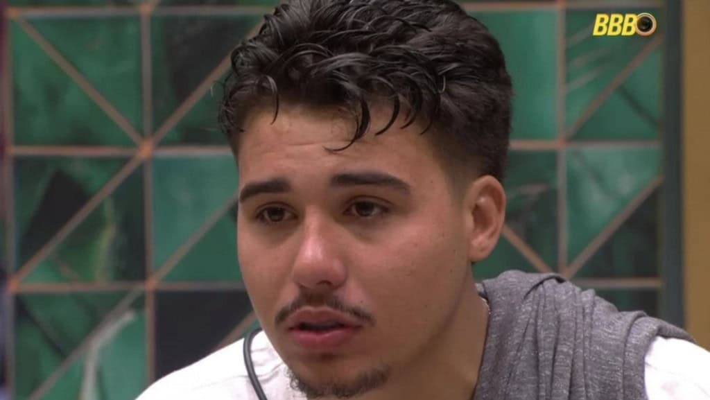 O que é um surto psicótico? Entenda quadro clínico alegado pela família de Pedro do BBB26