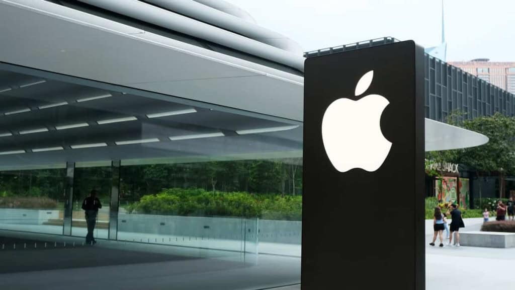 Apple apresenta MacBook com tela touch após anos de resistência