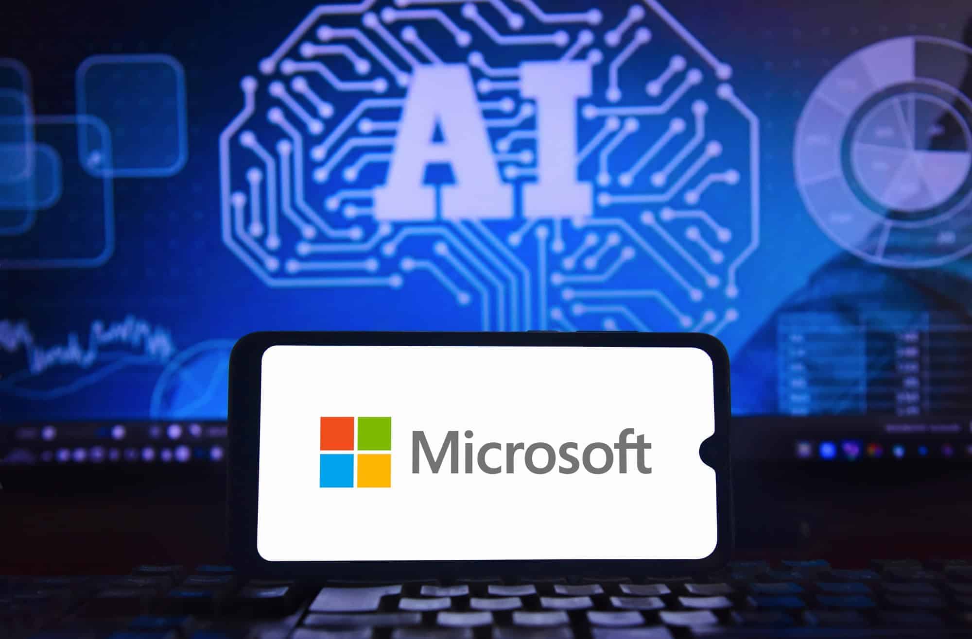 Microsoft desenvolve chip próprio para reduzir custos de IA na nuvem